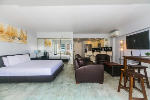 Ilikai Tower 642 House in Honolulu