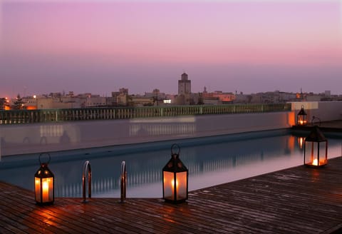 Night, Balcony/Terrace, City view, Pool view, Swimming pool, Swimming pool