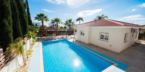 BBQ facilities, Swimming pool
