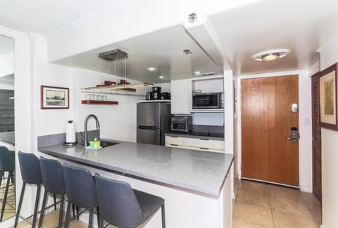 Ilikai Tower 1806 House in Honolulu