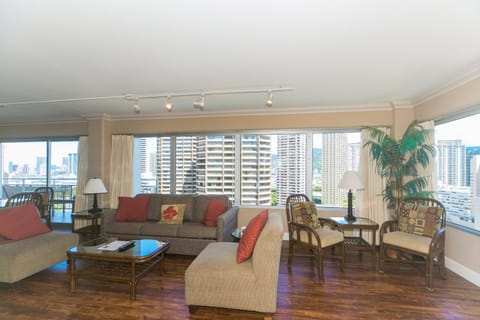 Ilikai Tower 1925 House in Honolulu