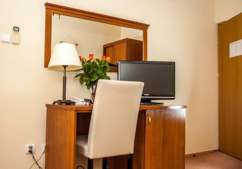 TV and multimedia, Photo of the whole room