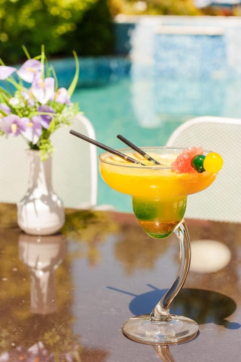 Food and drinks, Swimming pool