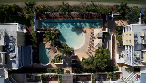 Bird's eye view, Pool view