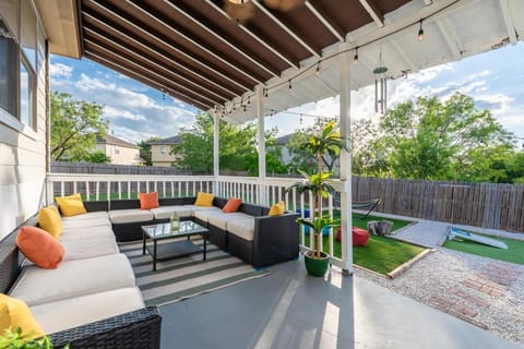 Luxury 6BR home, Game Room by Lackland & SeaWorld House in San Antonio