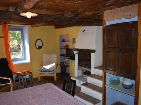 Gîte 2 pièces avec climatisation et animaux admis à Grospierres - FR-1-382-64 House in Grospierres