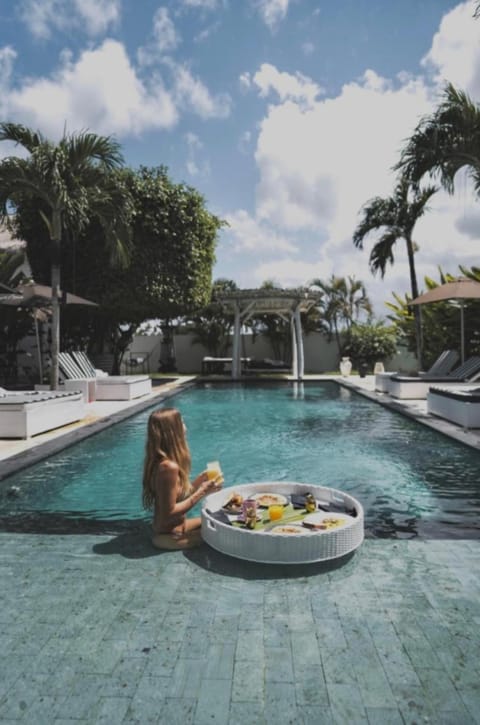 Food and drinks, Guests, Pool view, Swimming pool, Breakfast