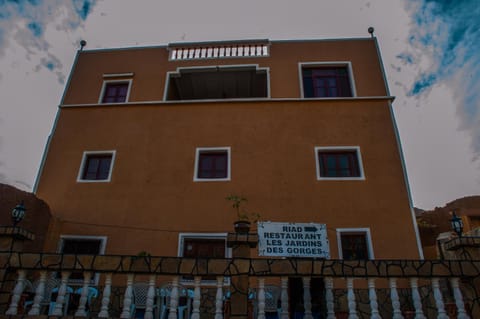Property building, Day