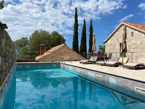 Property building, Swimming pool