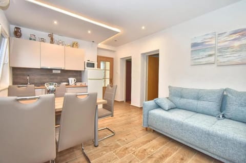 Enjoy a cozy apartment in Slatine 65 m² with terrace Apartment in Šibenik-Knin County, Croatia