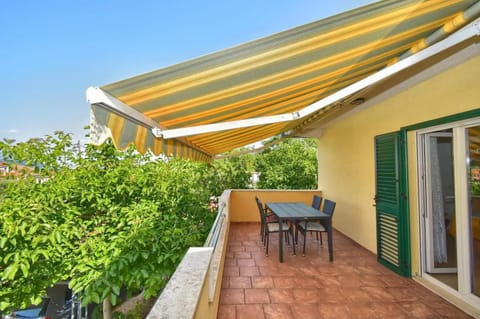 Charming Apartment in Slatine with Sea View – 45 m² Apartment in Šibenik-Knin County, Croatia