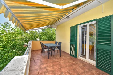 Charming Apartment in Slatine with Sea View – 45 m² Apartment in Šibenik-Knin County, Croatia