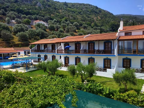 Property building, Restaurant/places to eat, Swimming pool