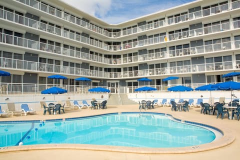 Swimming pool, Swimming pool