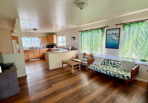 Mokulē'ia Beach Houses at Owen's Retreat House in Mokuleia