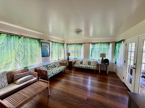 Mokulē'ia Beach Houses at Owen's Retreat House in Mokuleia