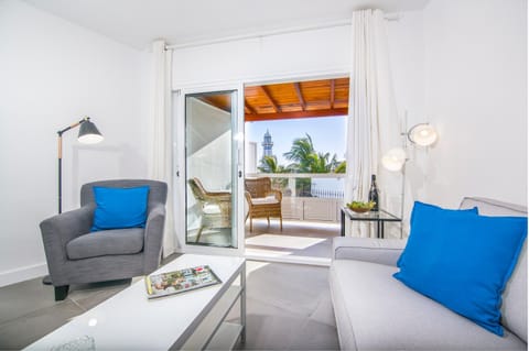 Balcony/Terrace, Living room