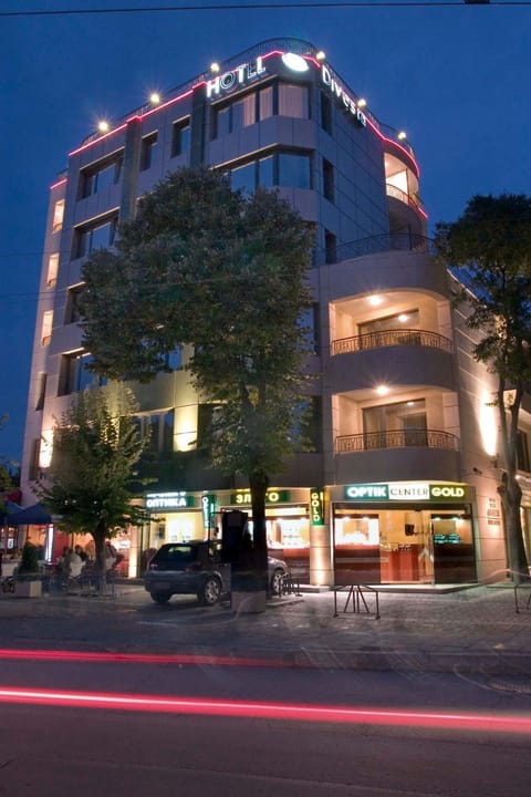 Facade/entrance, City view