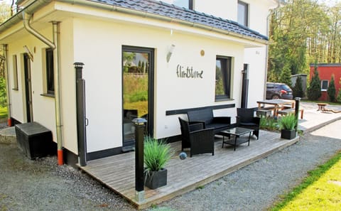 Facade/entrance, BBQ facilities, Balcony/Terrace, Seating area