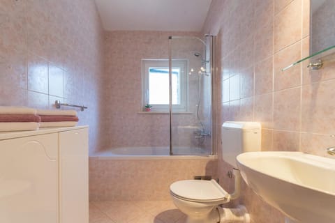 Apartments Nautilus Orašac Bed and Breakfast in Dubrovnik-Neretva County