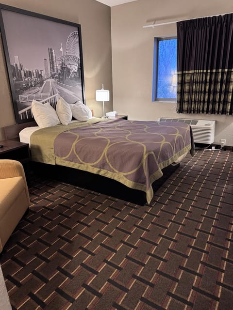 Super 8 by Wyndham Valparaiso Hotel in Valparaiso