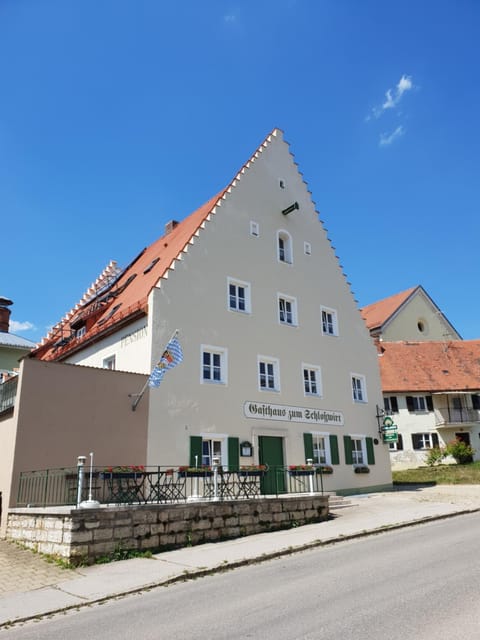 Facade/entrance