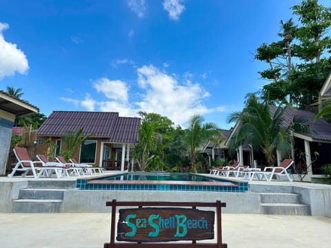 Sea Shell Beach Resort Resort in Sala Dan
