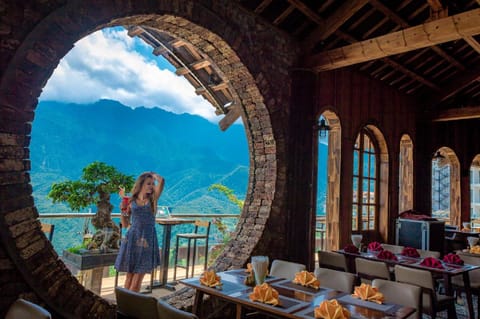 Coffee/tea facilities, Balcony/Terrace, Dining area, Mountain view, Non alcoholic drinks