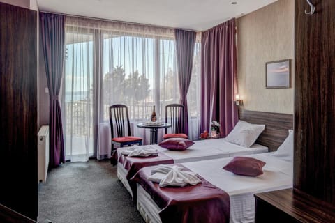 Living room, Photo of the whole room