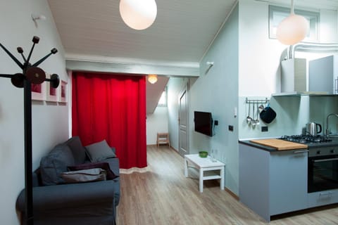 TV and multimedia, Kitchen or kitchenette, Living room