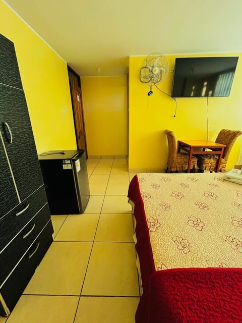 Bed, TV and multimedia, Photo of the whole room, Seating area, Bedroom, minibar, wardrobe