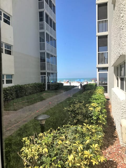 Crescent Arms 105N House in Siesta Beach