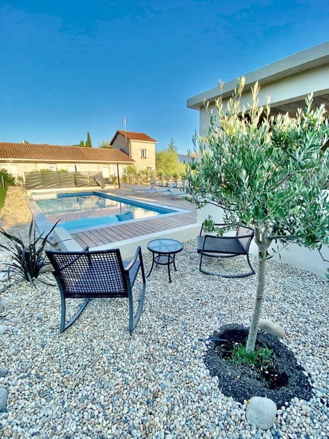 Swimming pool, Swimming pool