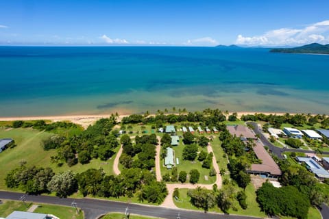 Facade/entrance, Bird's eye view, Garden view, Sea view
