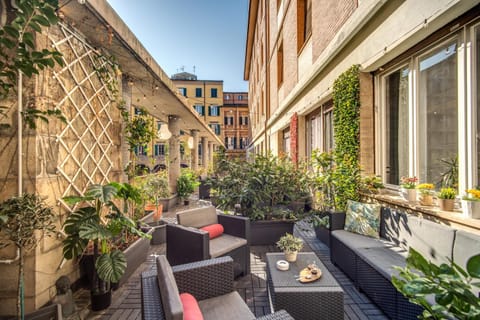 Property building, Garden, View (from property/room), Balcony/Terrace, Garden view, Internal: Not applicable to any particular room