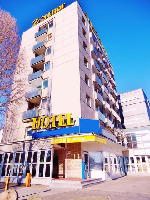 Property building, Facade/entrance, Day
