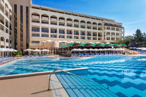 Property building, Pool view, Swimming pool