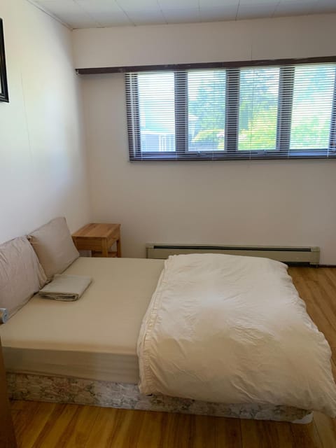 Vancouver Backpacker House - 10 min walk to Metrotown skytrain station Hostel in Burnaby