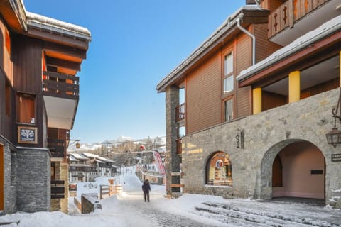 Property building, Neighbourhood, Winter