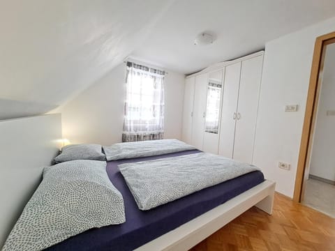 Bed, Bedroom, wardrobe