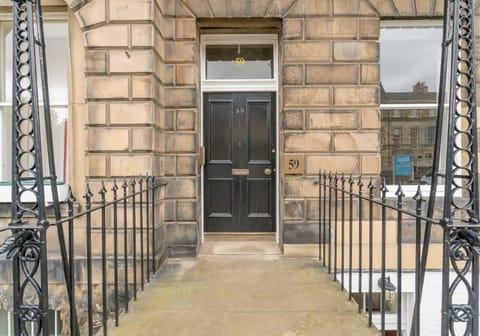 Property building, Facade/entrance, Location