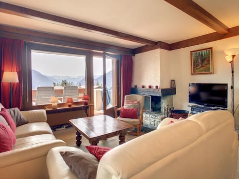 TV and multimedia, Living room, Mountain view