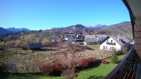 Balcony/Terrace, Mountain view