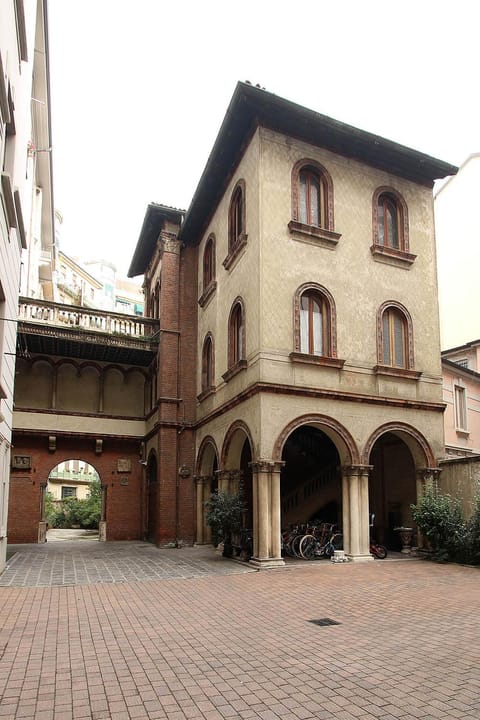 Property building, Facade/entrance