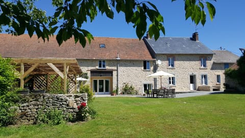 Property building, Facade/entrance, Garden