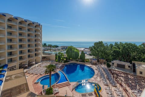 Property building, Swimming pool