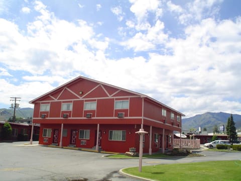 Facade/entrance, Area and facilities