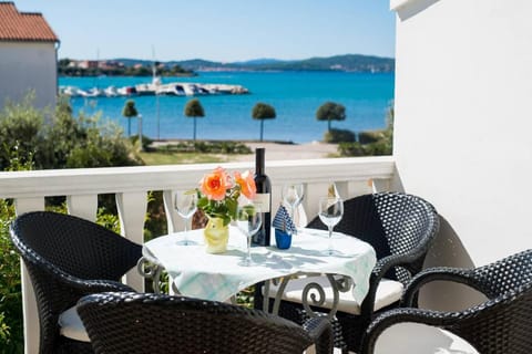 Day, View (from property/room), Balcony/Terrace, Seating area, Sea view