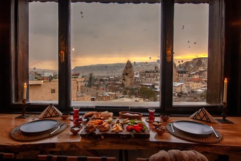 Natural landscape, View (from property/room), Decorative detail, Landmark view, Mountain view, Breakfast