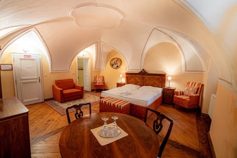 Photo of the whole room, Seating area, Bedroom
